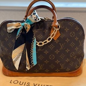 Classic vintage Louis Vuitton Alma bag